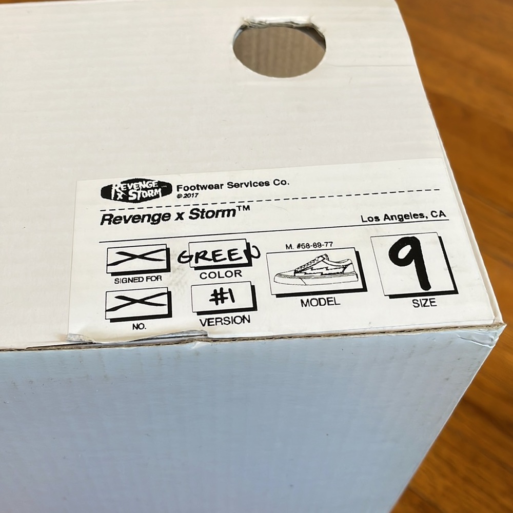 Revenge x Storm sneakers in green. Size 9. EUC. - Picture 5 of 6